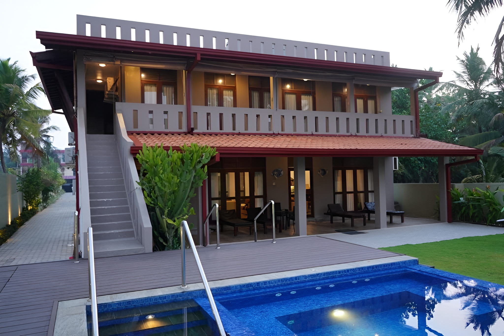 Galle Beach Villa Exterior and Pool